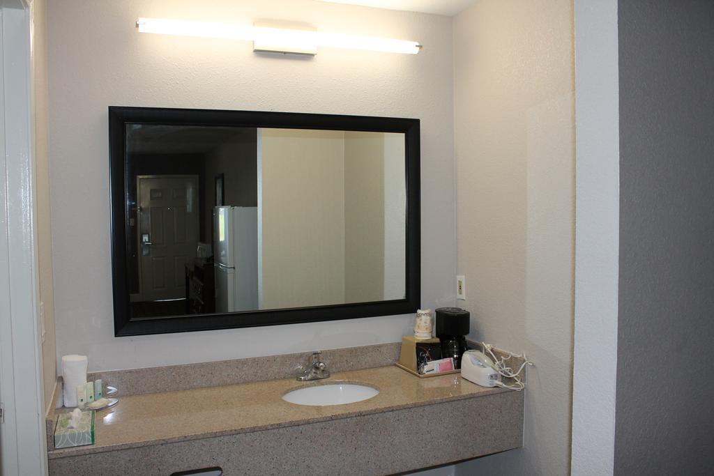Quality Inn & Suites Port Arthur - Nederland Zewnętrze zdjęcie